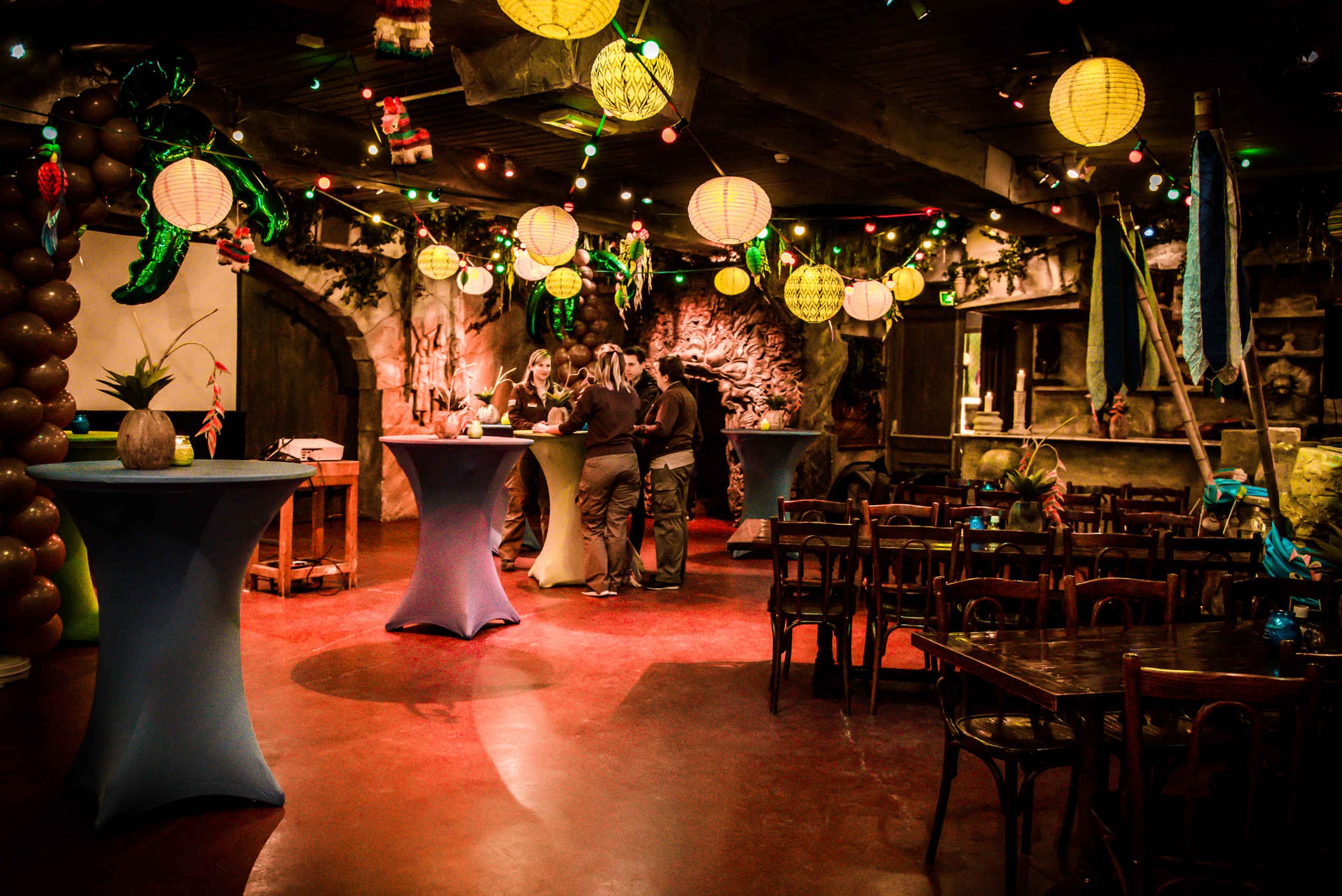 Versiering in Adventure Hall/Room bij Event Center Beekse Bergen