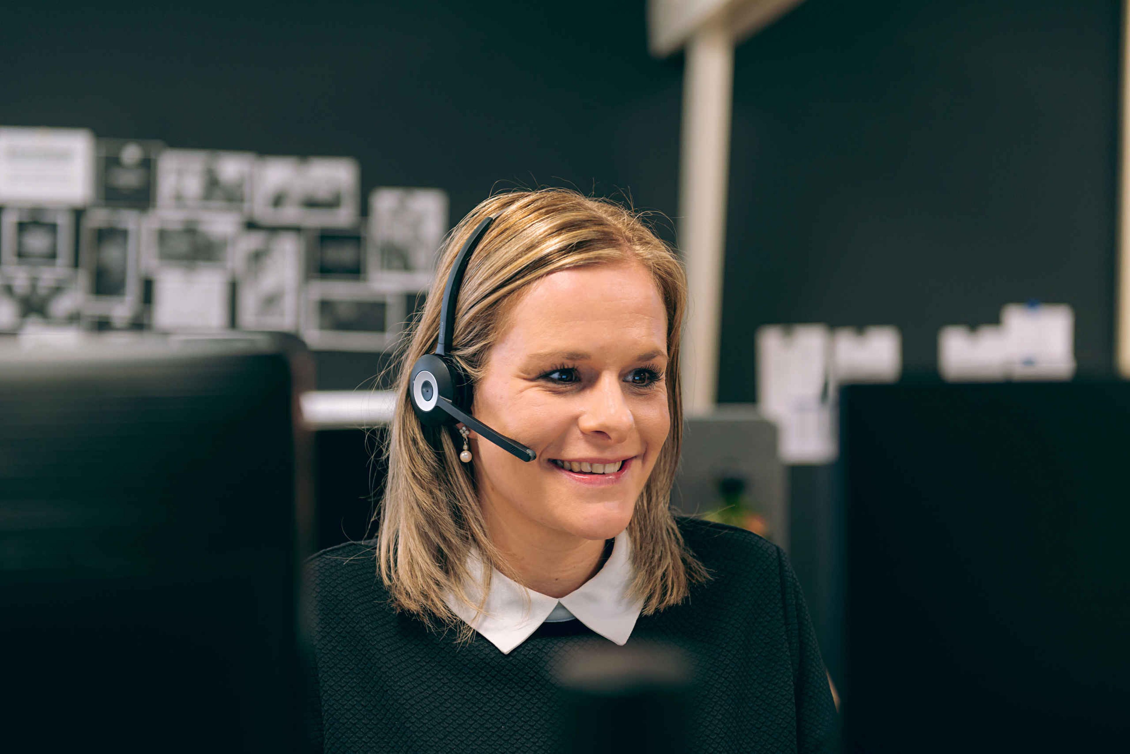 Medewerker Contact Center op het hoofdkantoor van Libéma