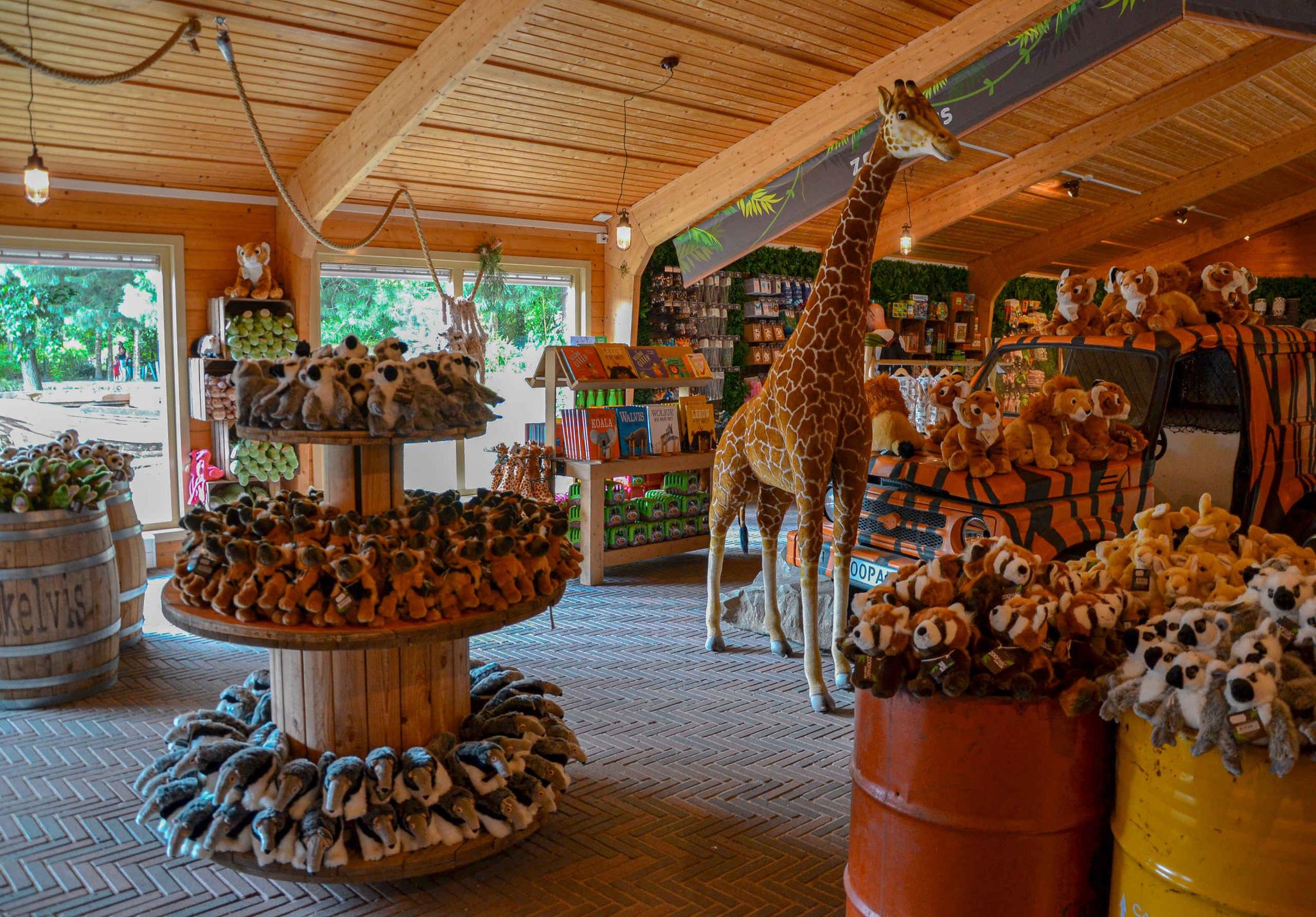 Winkel souvenirwinkel giraffe ZooParc Overloon
