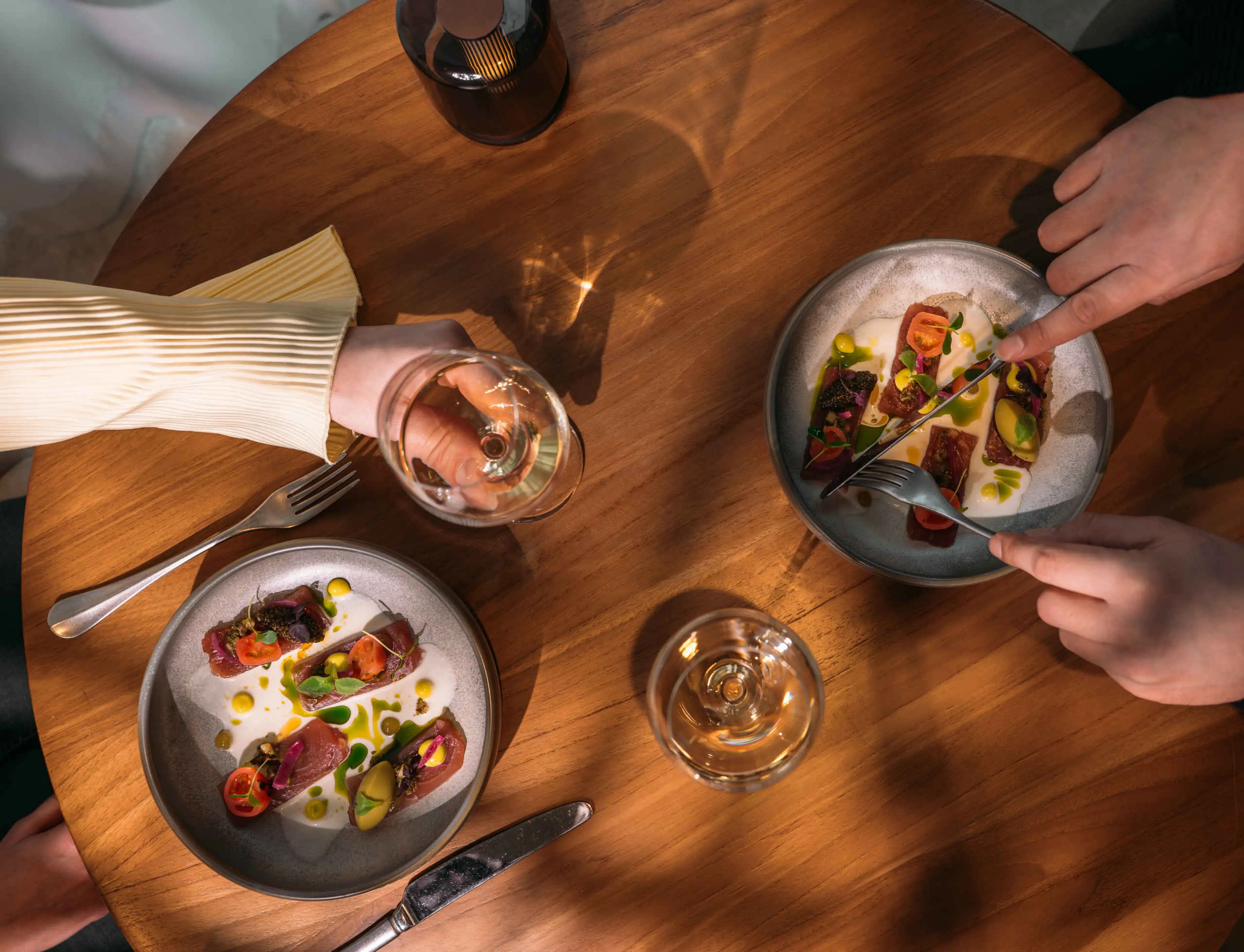 Dineren tafelsetting lente in Orangerie Steenenburg