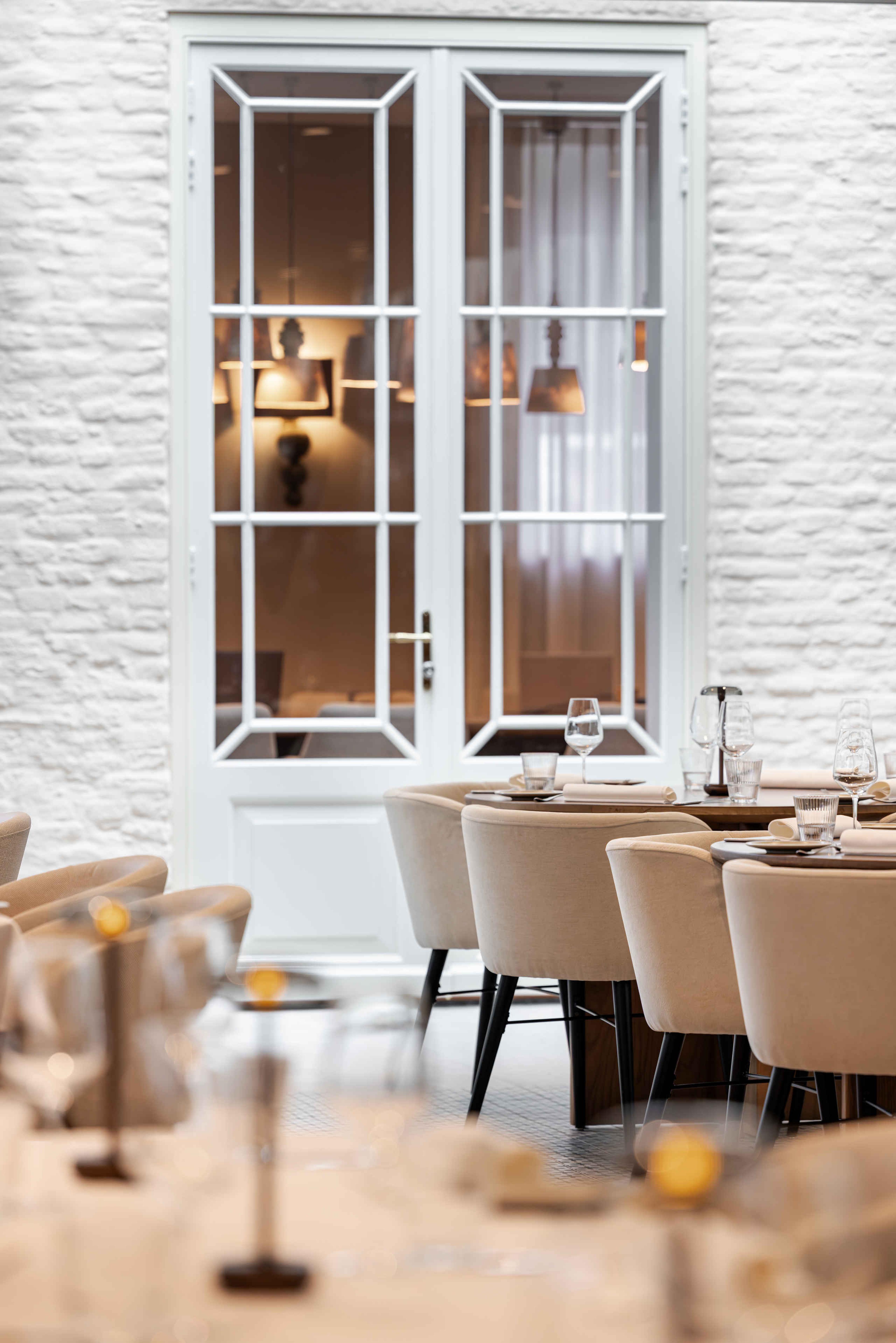 Close-up tafelsetting van restaurant de Orangerie in Kasteel Steenenburg