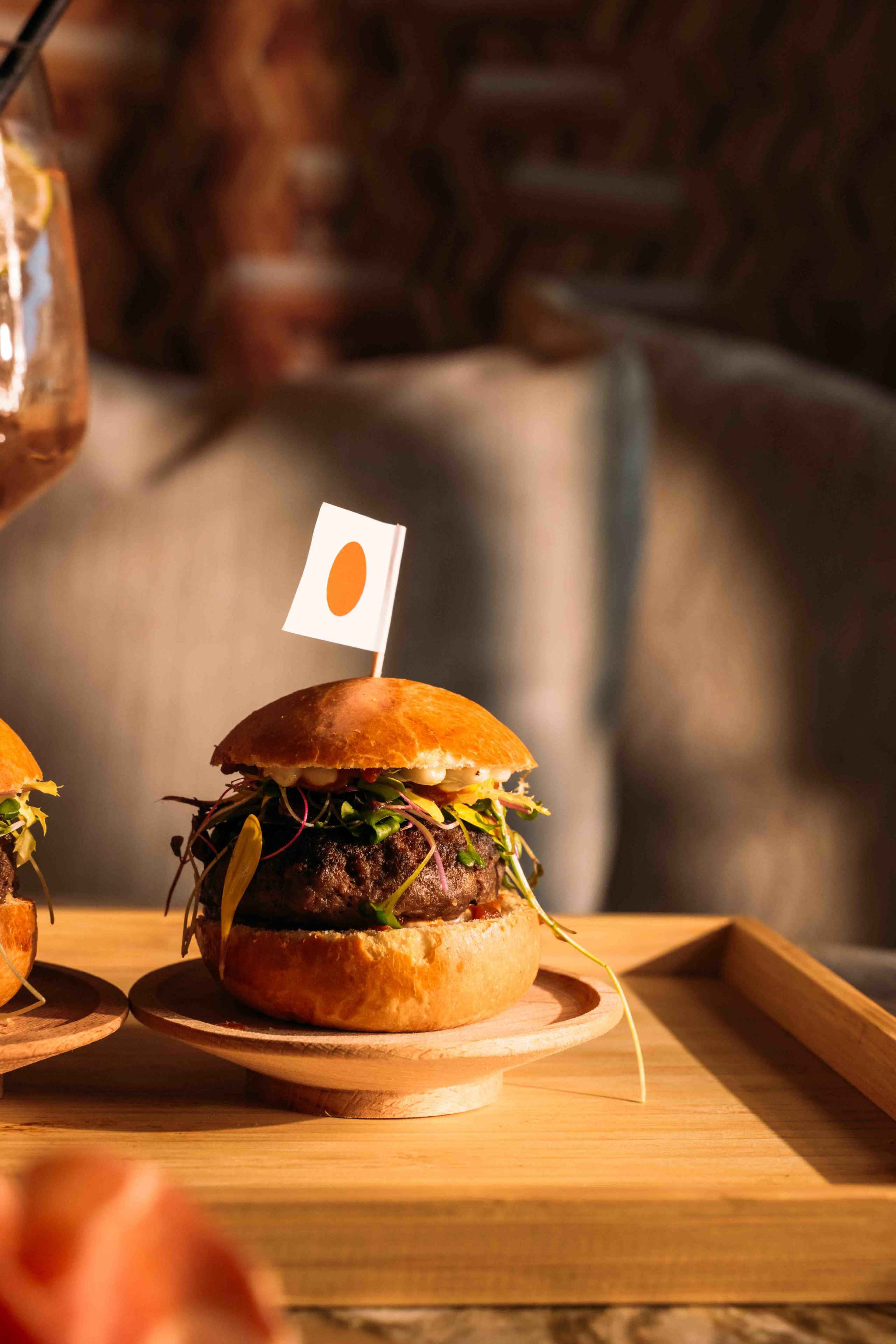 Mini Wagyu-burger bites in Bar & Restaurant Nommos