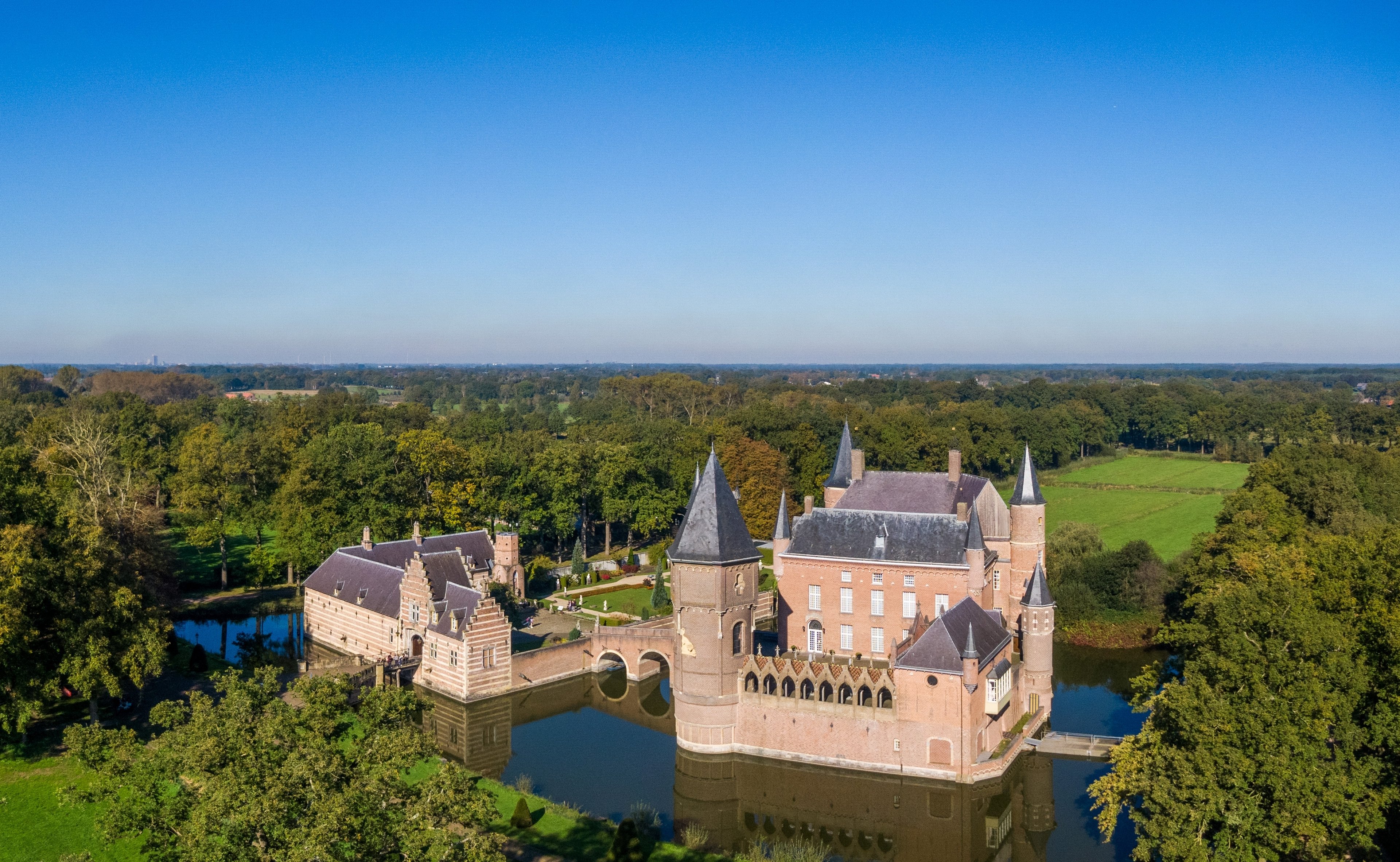 Kasteel Heeswijk overview in omgeving Kasteel Steenenburg