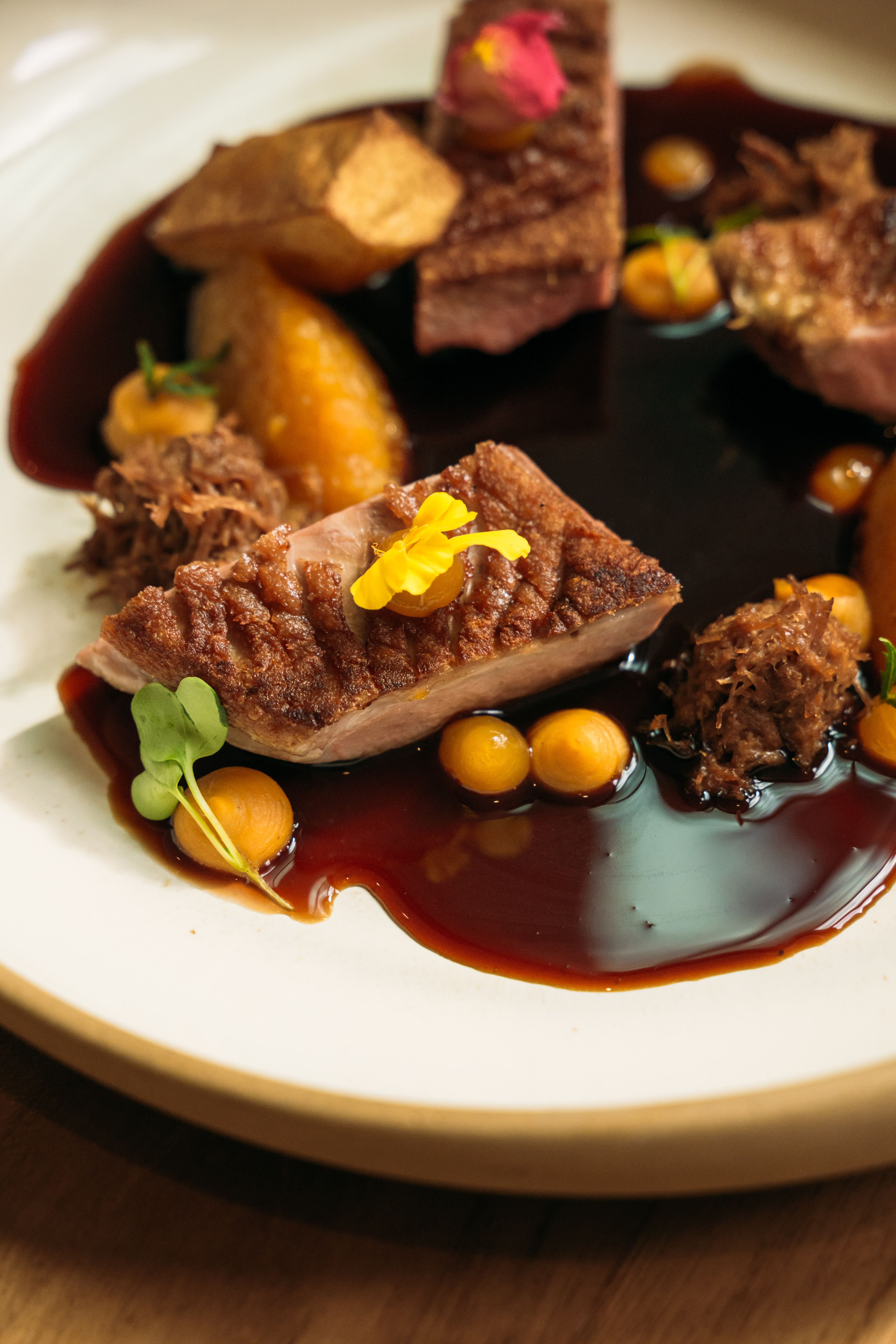 Gerecht met vlees diner in Orangerie Steenenburg