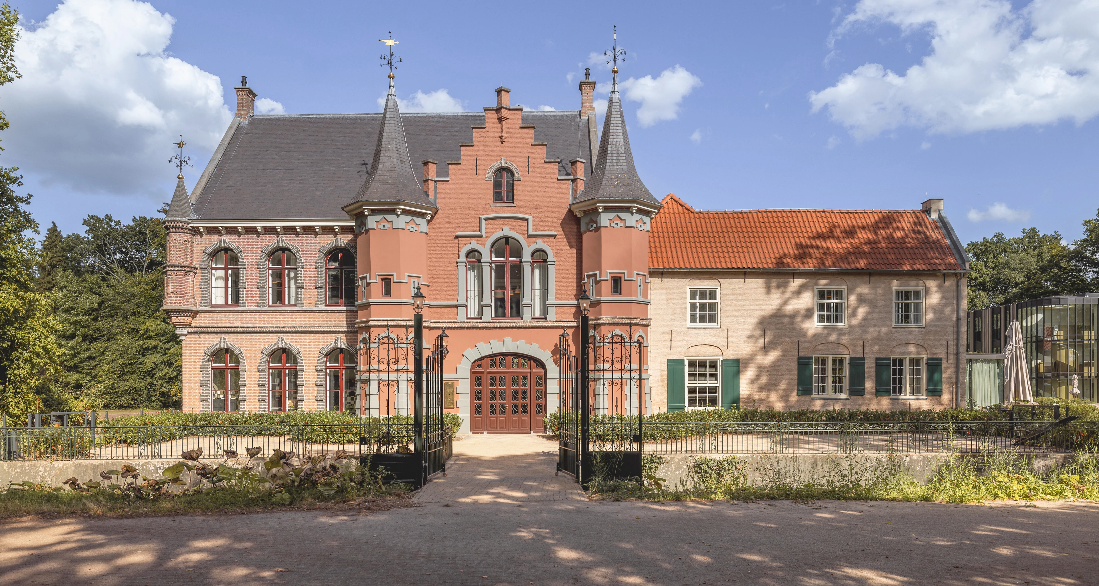 Exterieur licht van Kasteel Steenenburg