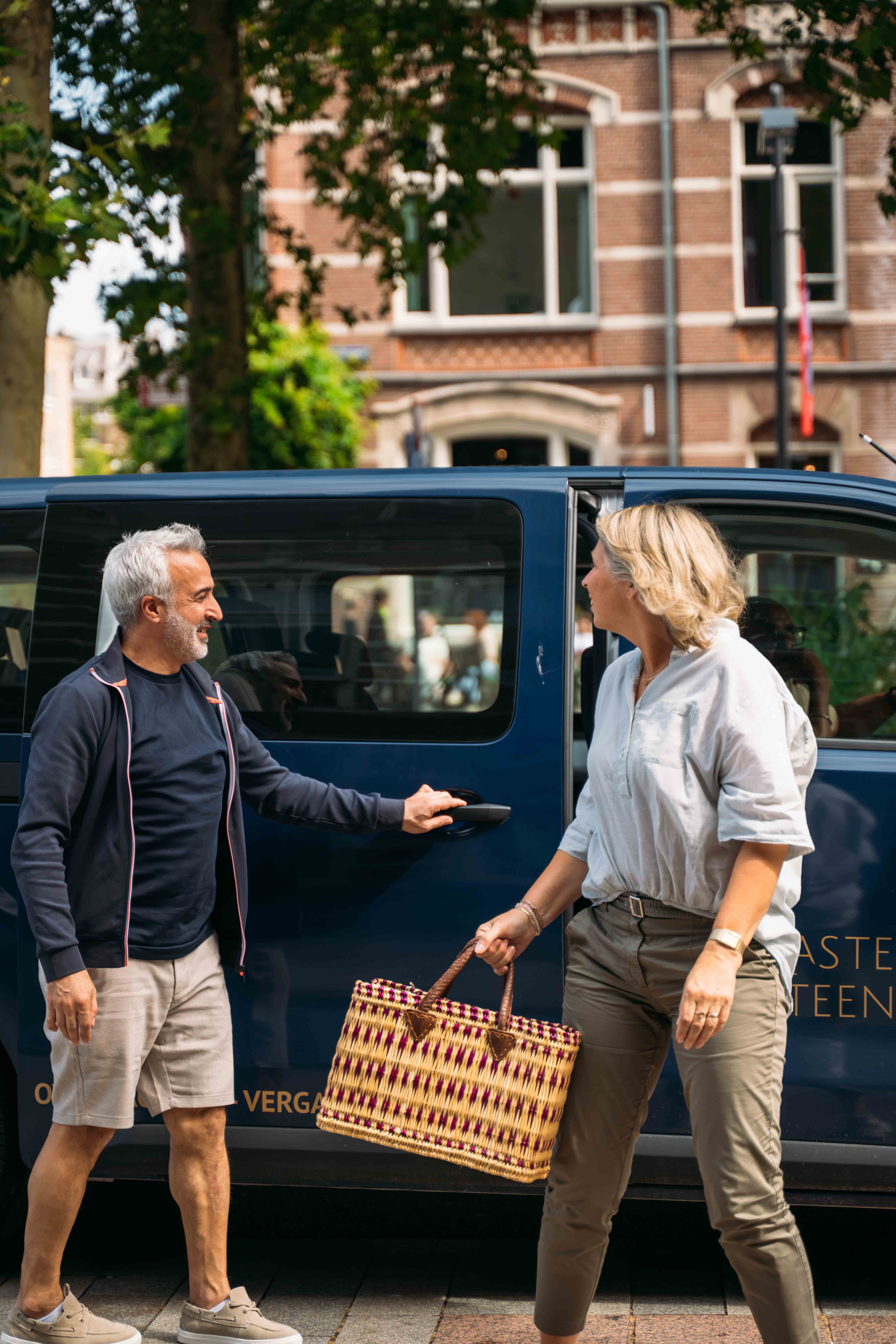Koppel met de shuttelservice in Den Bosch vauit Kasteel Steenenburg