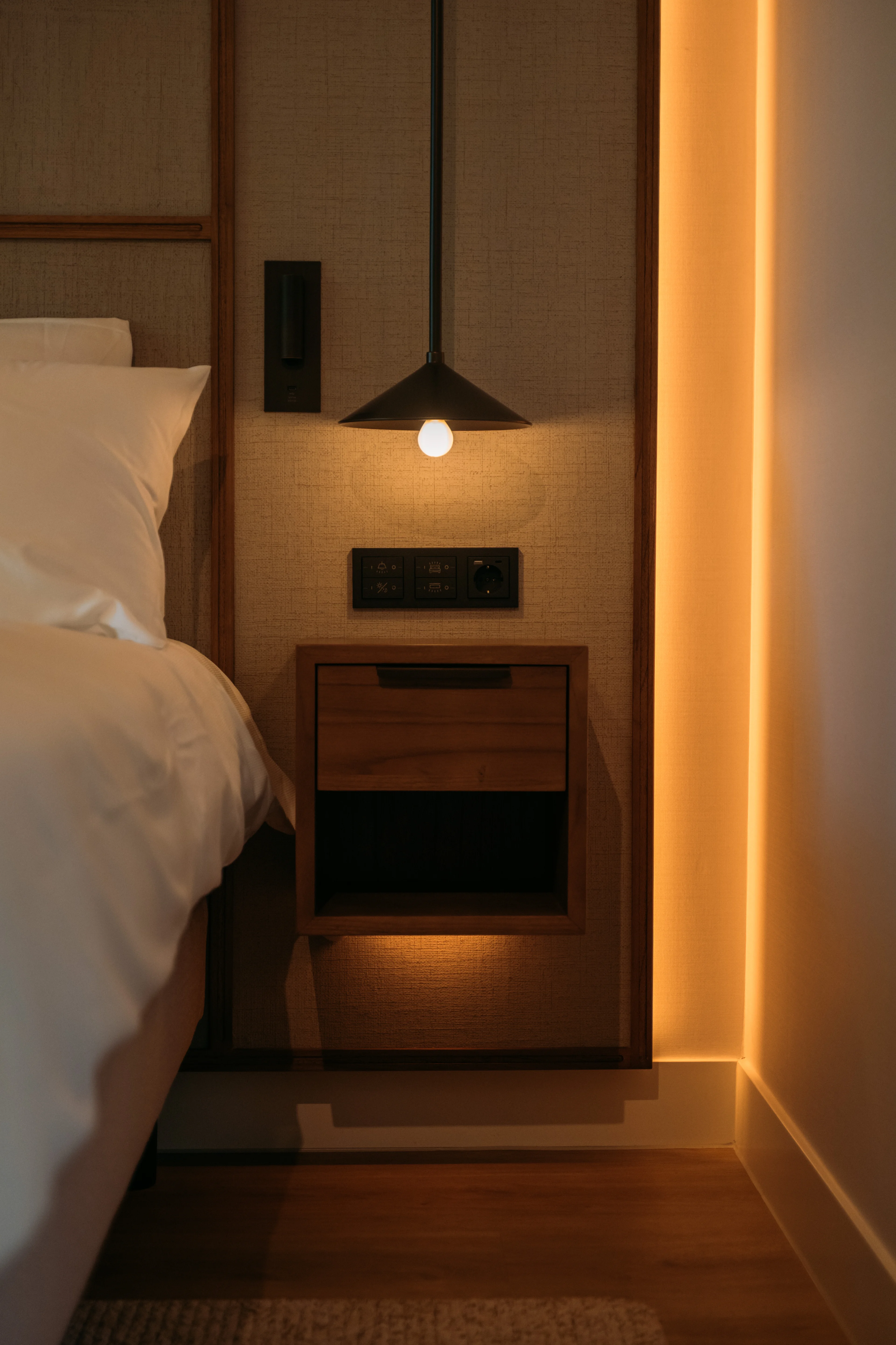 Sfeerverlichting hotelkamer in Kasteel Steenenburg tijdens Orangerie Steenenburg