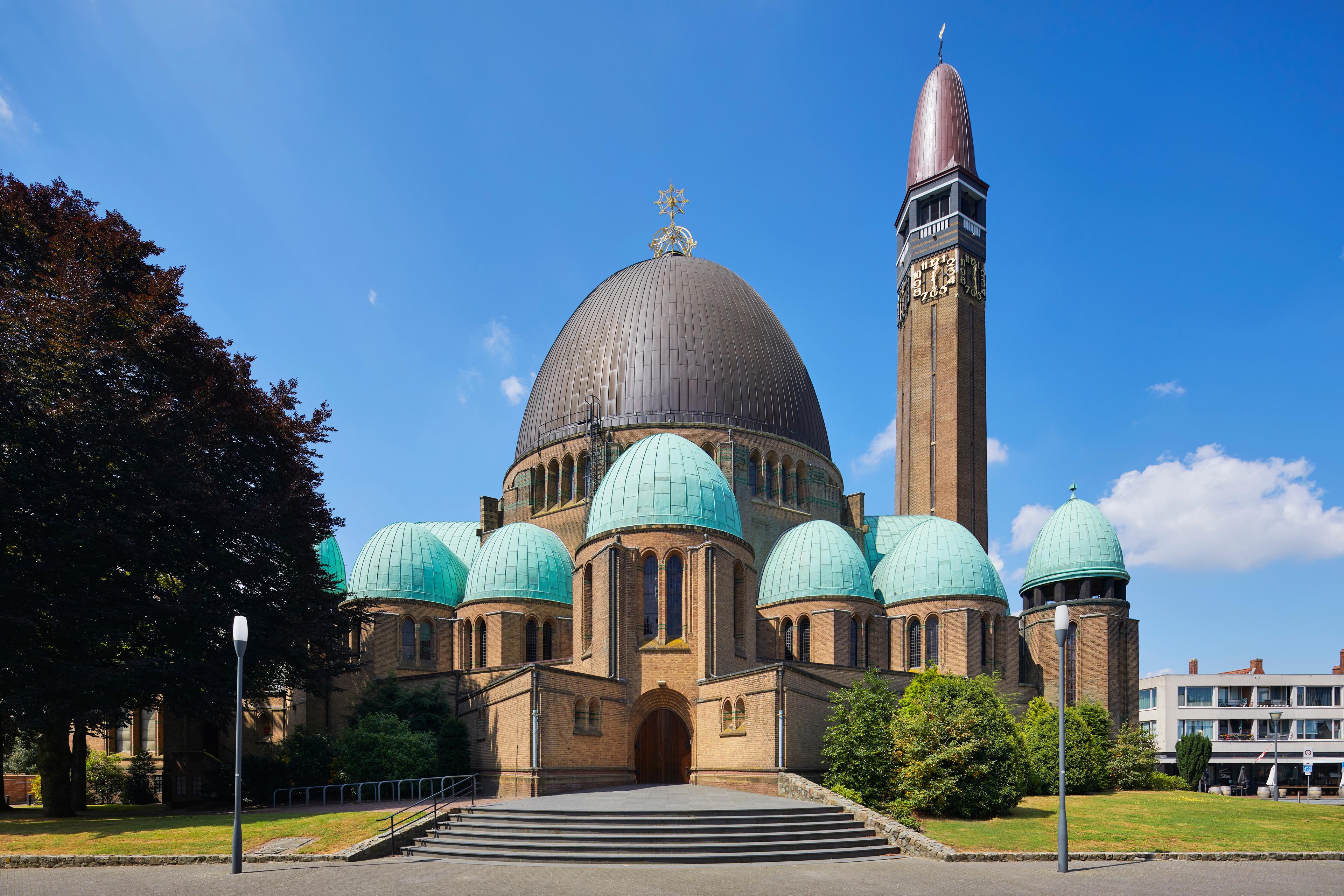 Sint Janskerk in Waalwijk nabij Kasteel Steenenburg