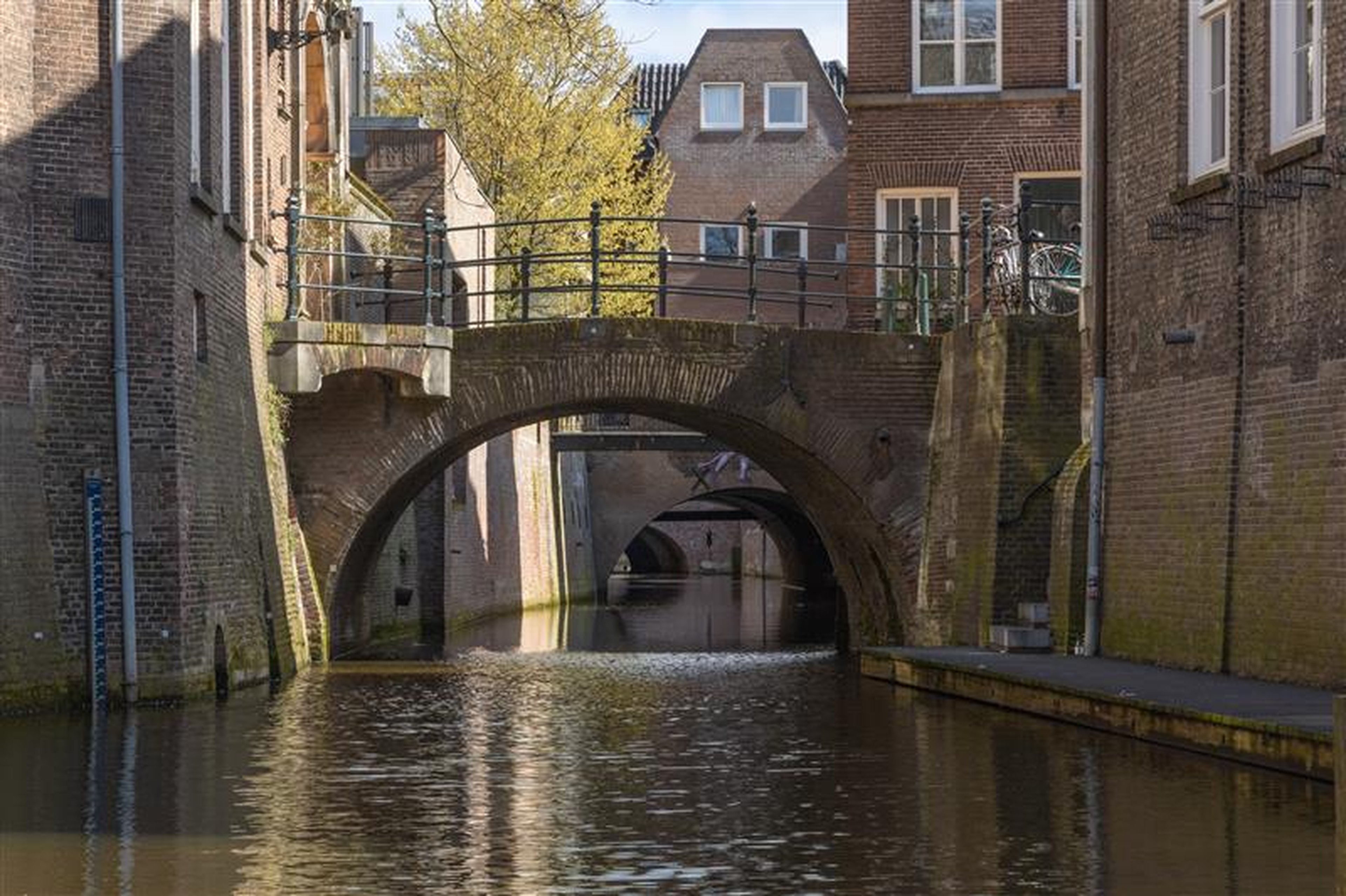 Binnendieze in Den Bosch in de omgeving van Kasteel Steenenburg