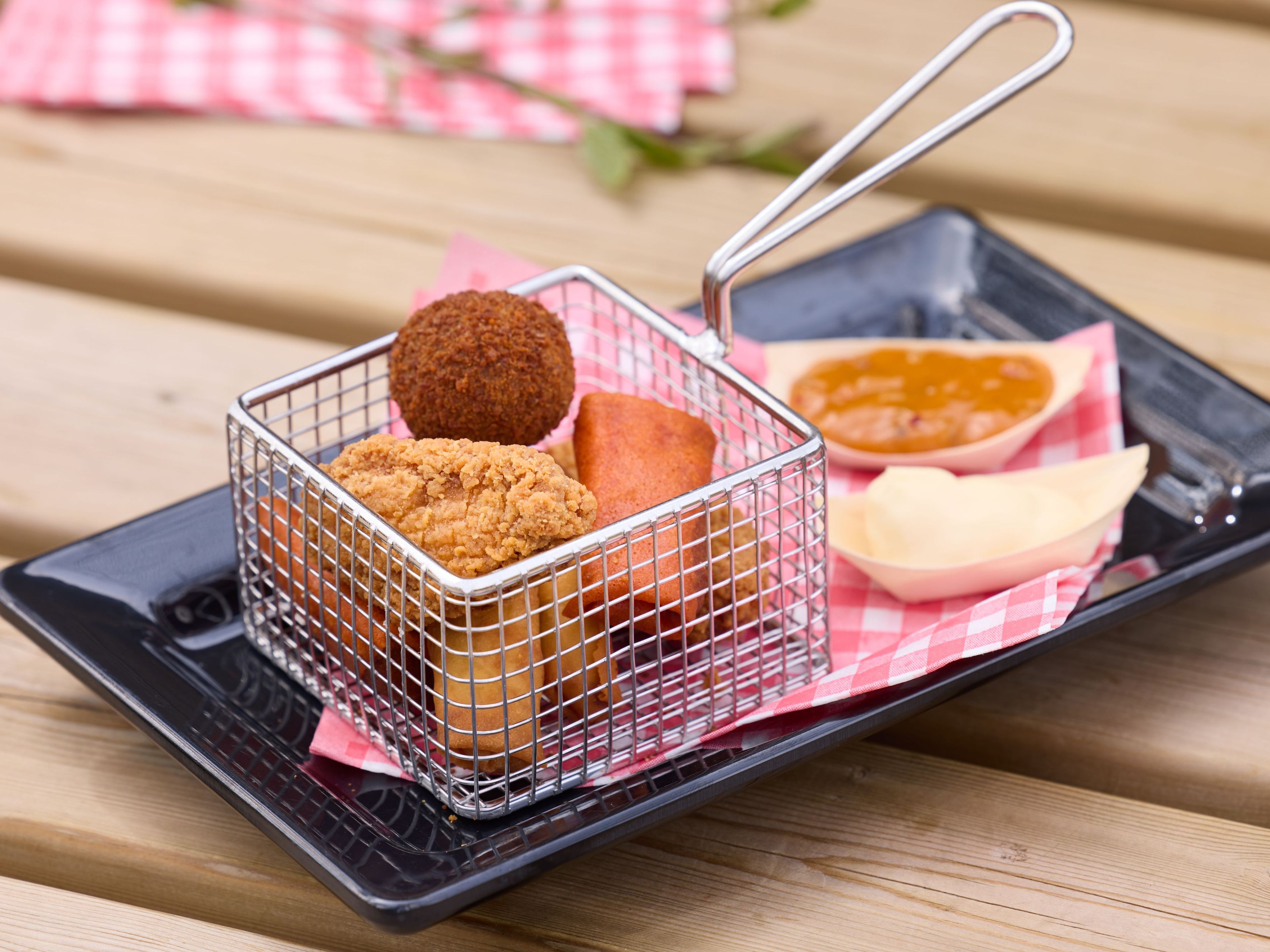 Borrelhapje op het terras van restaurant Klimrijk Brabant